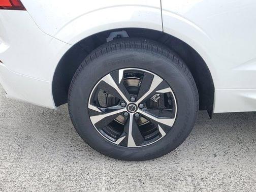 2026 Volvo XC60 B5 Core