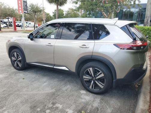 2021 Nissan Rogue SL