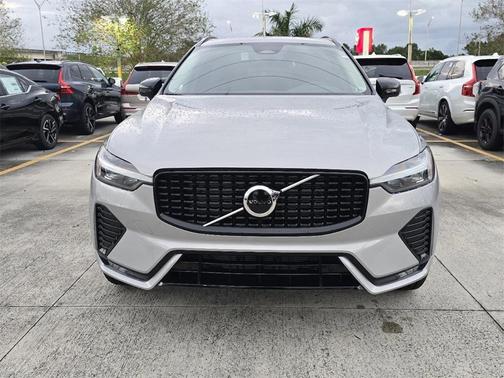 2025 Volvo XC60 B5 Core