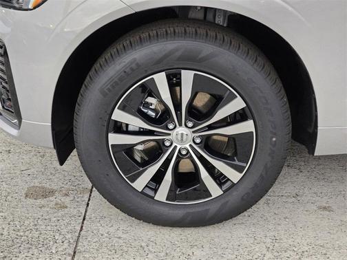 2025 Volvo XC60 B5 Core