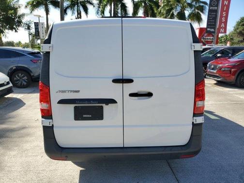 2021 Mercedes-Benz Metris Base