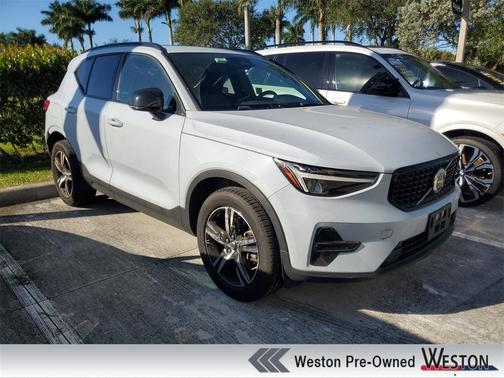 2024 Volvo XC40 B5 Core