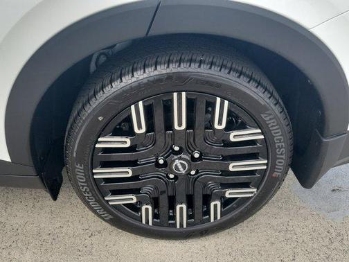 2026 Nissan Leaf PLAT+