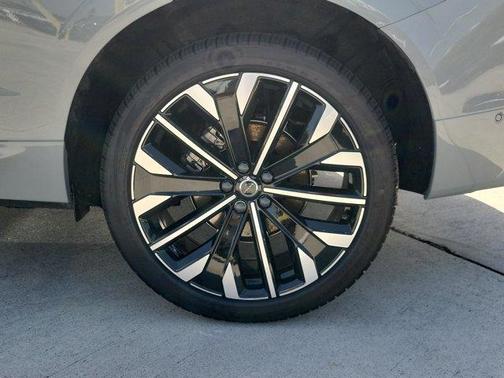 Gray Metallic 2026 Volvo XC60 B5 Ultra