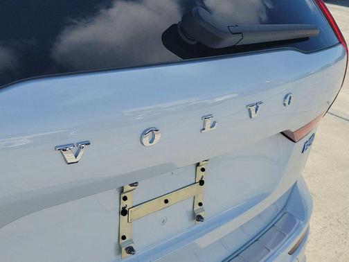 Crystal White 2026 Volvo XC60 B5 Plus
