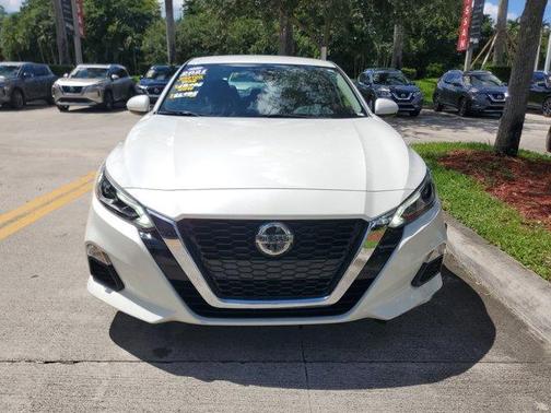 2021 Nissan Altima 2.5 SV