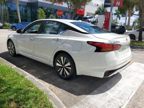 2021 Nissan Altima 2.5 SV
