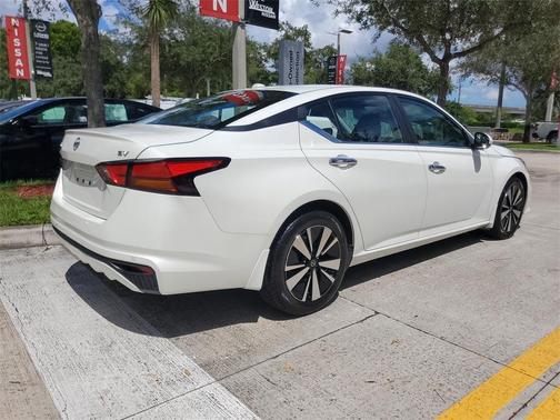2021 Nissan Altima 2.5 SV