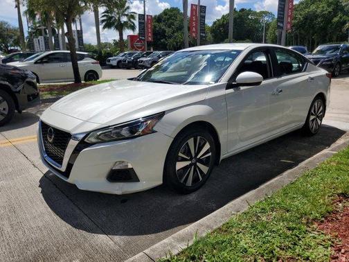 2021 Nissan Altima 2.5 SV