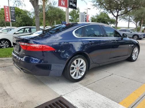 2018 Jaguar XF 25t Premium