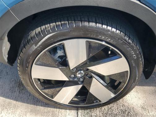 2023 Volvo C40 Recharge Pure Electric Twin Plus
