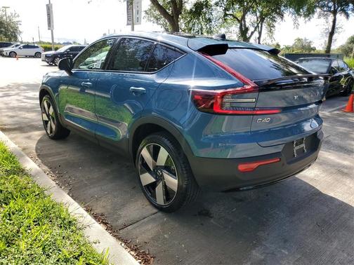 2023 Volvo C40 Recharge Pure Electric Twin Plus