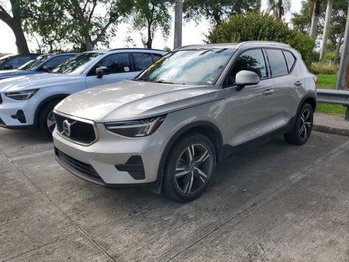 Silver 2023 Volvo XC40 B4 Core