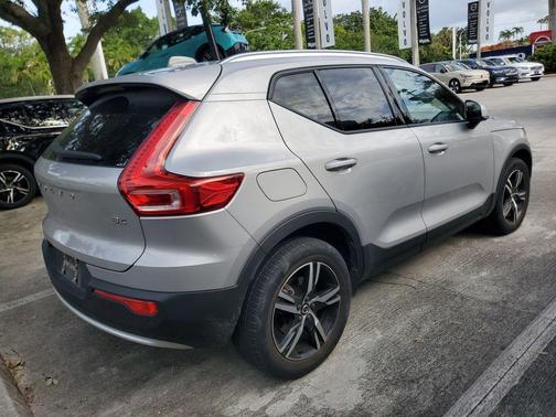 Silver 2023 Volvo XC40 B4 Core