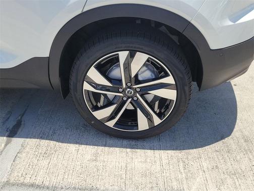 2026 Volvo XC40