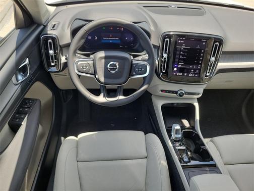 2026 Volvo XC40