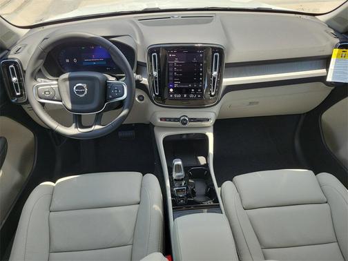 2026 Volvo XC40