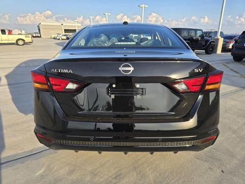 Super Black Clearcoat 2026 Nissan Altima SV