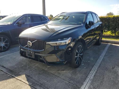 2025 Volvo XC60 B5 Plus