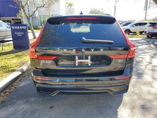 2025 Volvo XC60 B5 Plus