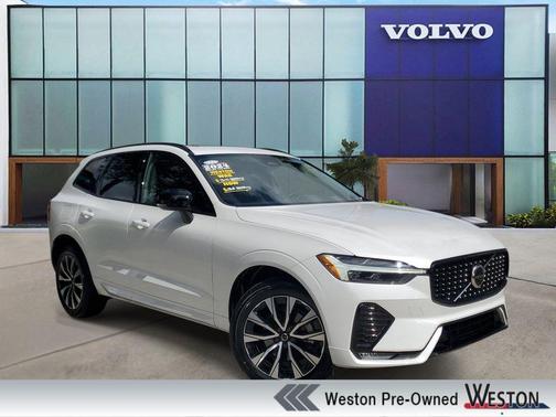 Crystal White 2024 Volvo XC60 B5 Core