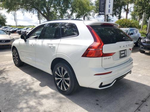 Crystal White 2024 Volvo XC60 B5 Core