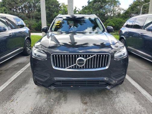 2022 Volvo XC90 T5 Momentum 7 Passenger