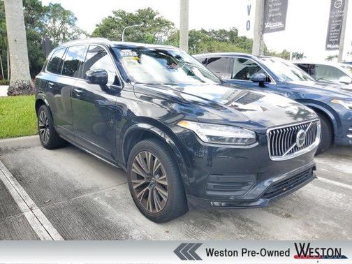 2022 Volvo XC90 T5 Momentum 7 Passenger