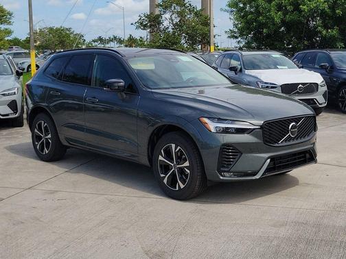 Forest Green 2026 Volvo XC60 B5 Core