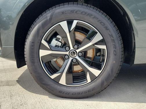 Forest Green 2026 Volvo XC60 B5 Core
