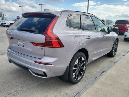 2026 Volvo XC60 B5 Plus