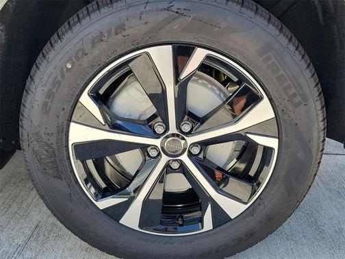 2026 Volvo XC60 B5 Core