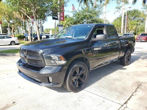 Brilliant Black Crystal Pearlcoat 2019 RAM 1500 Classic Express