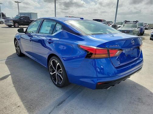 2025 Nissan Altima SR