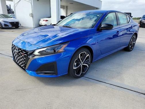 2025 Nissan Altima SR