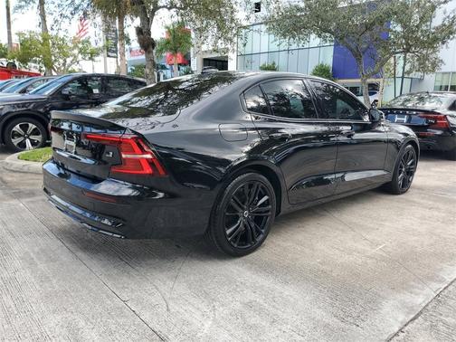 2024 Volvo S60 Recharge Plug-In Hybrid T8 Plus Black Edition