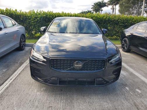 2024 Volvo S60 Recharge Plug-In Hybrid T8 Plus Black Edition