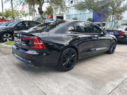 2024 Volvo S60 Recharge Plug-In Hybrid T8 Plus Black Edition