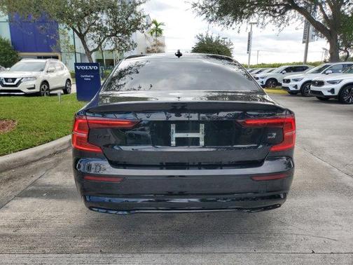 2024 Volvo S60 Recharge Plug-In Hybrid T8 Plus Black Edition