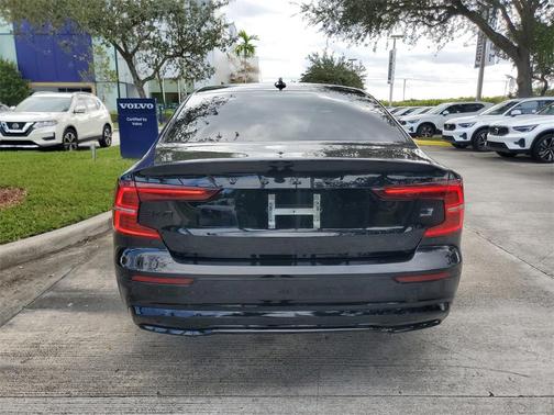 2024 Volvo S60 Recharge Plug-In Hybrid T8 Plus Black Edition