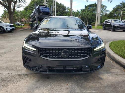 2024 Volvo S60 Recharge Plug-In Hybrid T8 Plus Black Edition