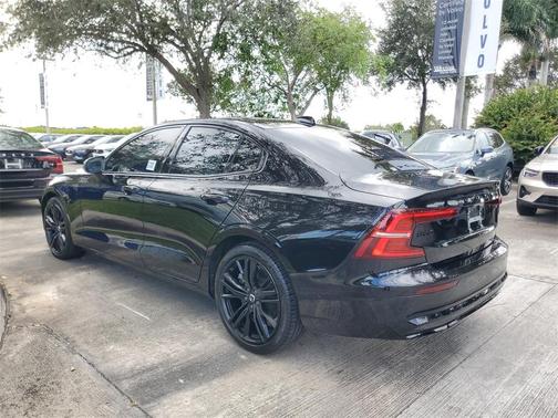 2024 Volvo S60 Recharge Plug-In Hybrid T8 Plus Black Edition