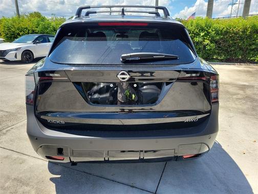 2025 Nissan Kicks SV