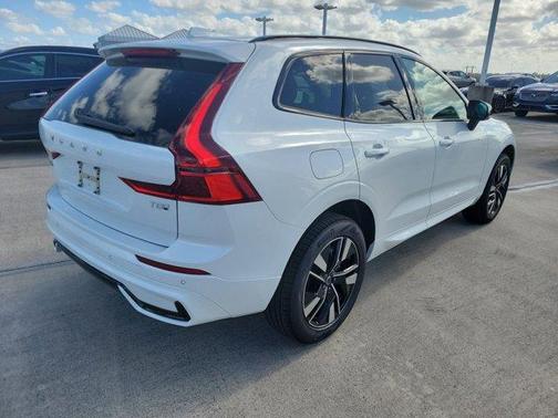 2026 Volvo XC60 Plug-In Hybrid T8 Core