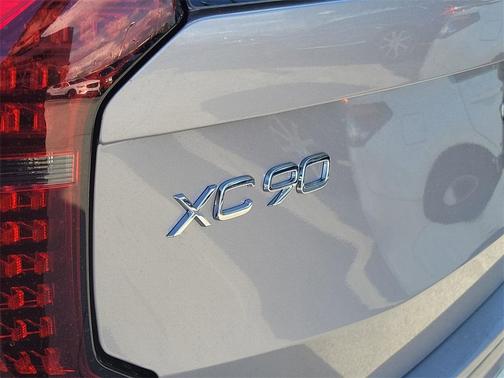 2026 Volvo XC90 B5 Plus 7-Seater