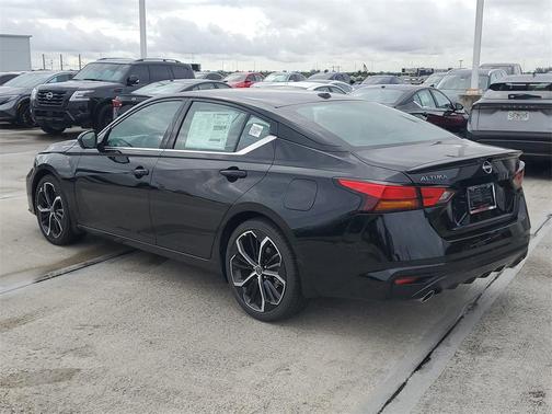 Black 2026 Nissan Altima 2.5 SR