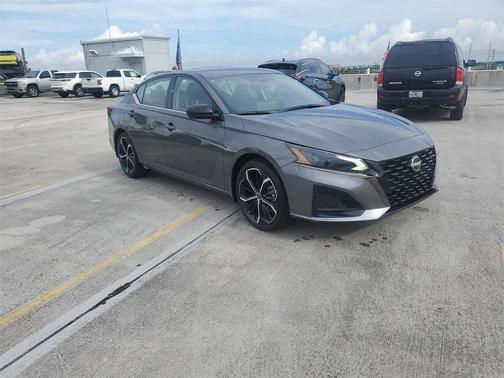 2025 Nissan Altima SR