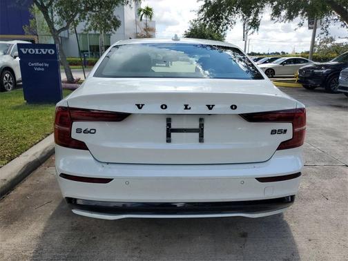 2024 Volvo S60 B5 Plus Black Edition