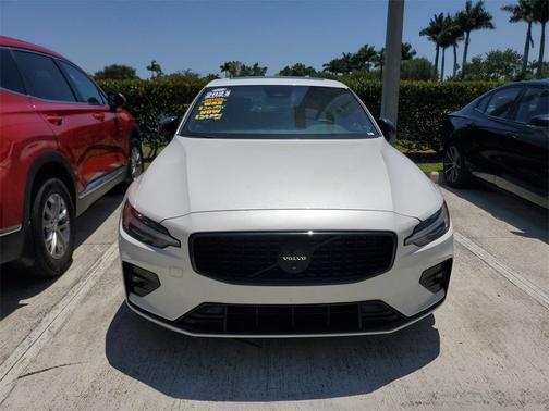 2024 Volvo S60 B5 Plus Black Edition