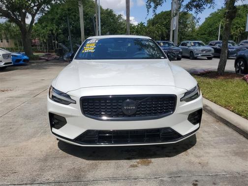2024 Volvo S60 B5 Plus Black Edition